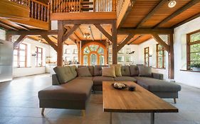 Ruhe unter Reet - Haus mit Sauna&Kamin im Grünen