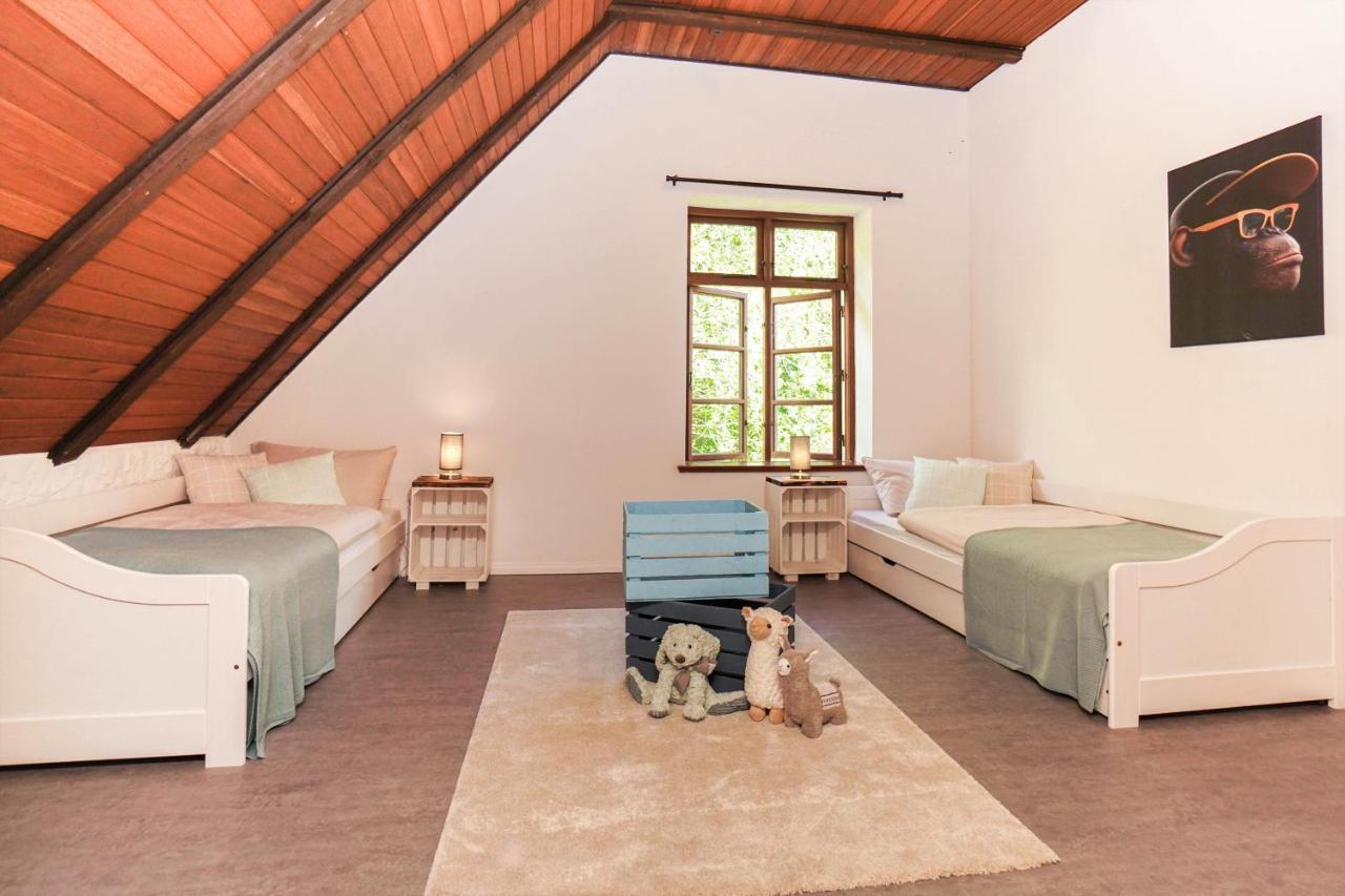 Ruhe unter Reet - Haus mit Sauna&Kamin im Grünen Gnarrenburg Exterior foto
