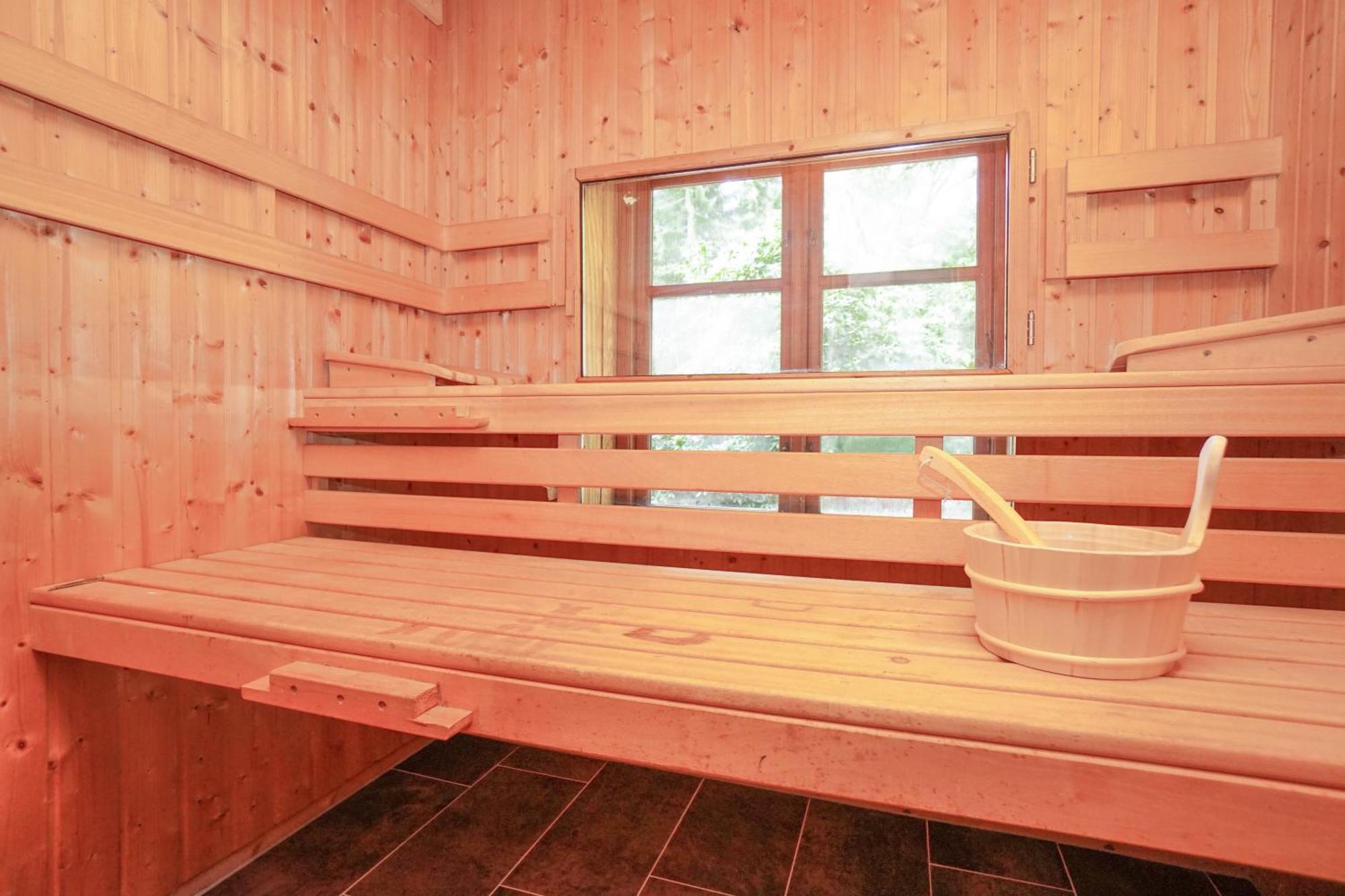 Ruhe unter Reet - Haus mit Sauna&Kamin im Grünen Gnarrenburg Exterior foto